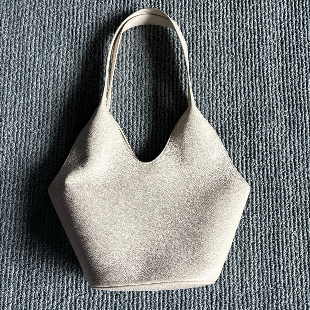 Aesther Ekme Phantom Bucket shoulder handbag in Creme used 2x